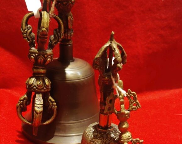 Campana in ottone e dorje  (vajra)